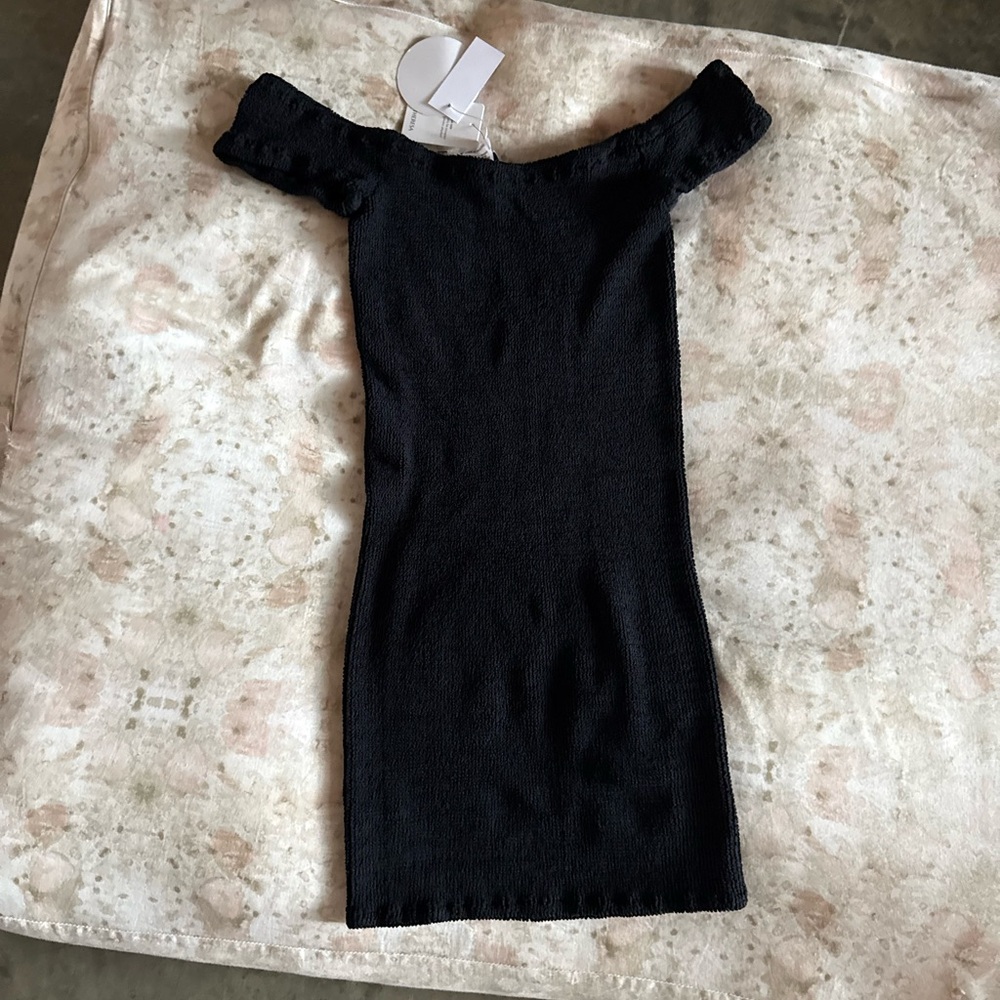 Hunza G Black Off-Shoulder Grace Crinkle Stretch Bodycon Dress